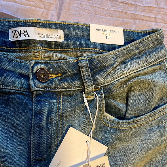 Zara womens mid rise skinny jeans with tags. Size 40 - Picture 4 of 5